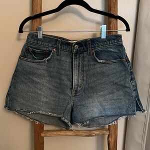 LIKE NEW Abercrombie or & Fitch High Rise Short